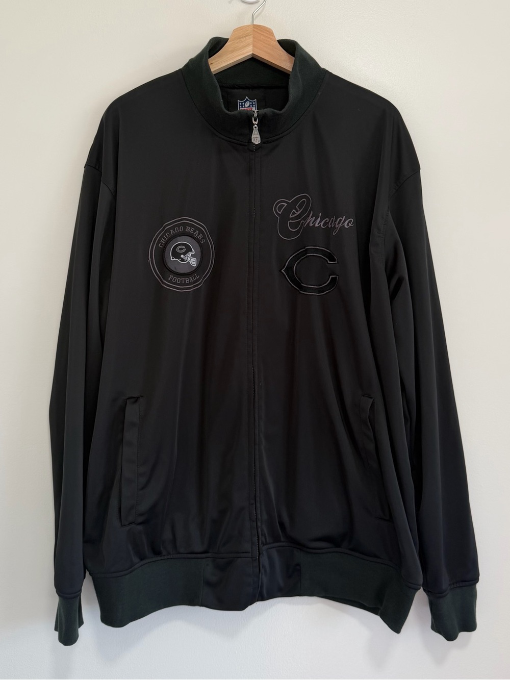 NFL Chicago Bears Track Jacket Size XL Black Embroidered Full Zip Spellout